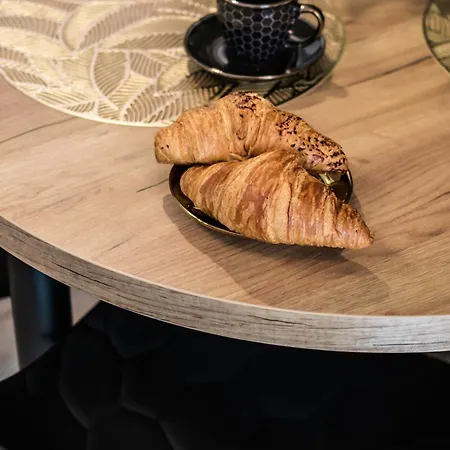 Apartmán Parrot - 77 Wigury - Dostep Na Kod - Parking - Smaczna Kawa - Centrum - Blisko Piotrkowska - Galeria - Widok Na - Klimatyzacja - 7 Pietro - Fv