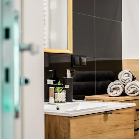 Parrot - 77 Wigury - Dostep Na Kod - Parking - Smaczna Kawa - Centrum - Blisko Piotrkowska - Galeria - Widok Na - Klimatyzacja - 7 Pietro - Fv