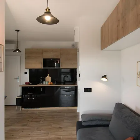 Parrot - 77 Wigury - Dostep Na Kod - Parking - Smaczna Kawa - Centrum - Blisko Piotrkowska - Galeria - Widok Na - Klimatyzacja - 7 Pietro - Fv Apartment Lodz