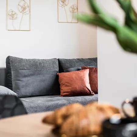 Parrot - 77 Wigury - Dostep Na Kod - Parking - Smaczna Kawa - Centrum - Blisko Piotrkowska - Galeria - Widok Na - Klimatyzacja - 7 Pietro - Fv 罗兹