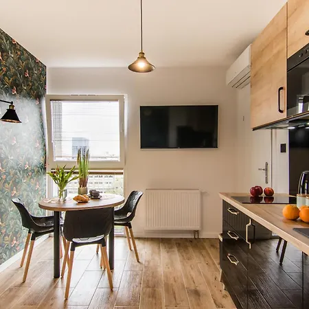 Parrot - 77 Wigury - Dostep Na Kod - Parking - Smaczna Kawa - Centrum - Blisko Piotrkowska - Galeria - Widok Na - Klimatyzacja - 7 Pietro - Fv Apartmán *