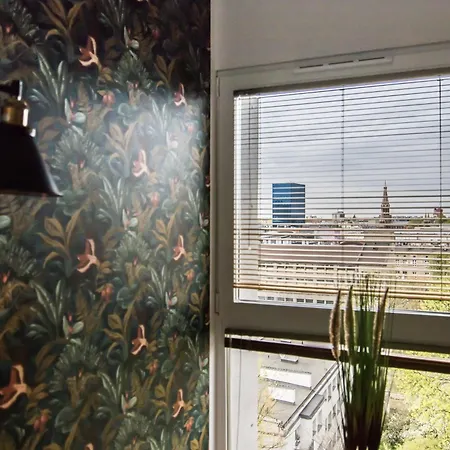 Apartmán Parrot - 77 Wigury - Dostep Na Kod - Parking - Smaczna Kawa - Centrum - Blisko Piotrkowska - Galeria - Widok Na - Klimatyzacja - 7 Pietro - Fv Lodž