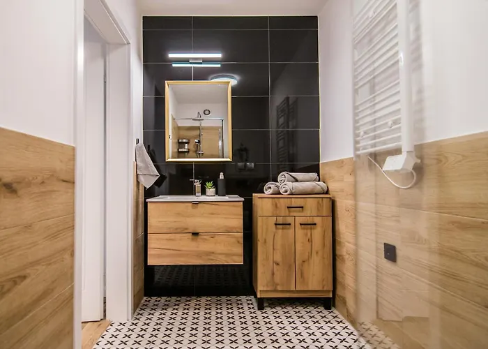 Parrot - 77 Wigury - Dostep Na Kod - Parking - Smaczna Kawa - Centrum - Blisko Piotrkowska - Galeria - Widok Na - Klimatyzacja - 7 Pietro - Fv 罗兹